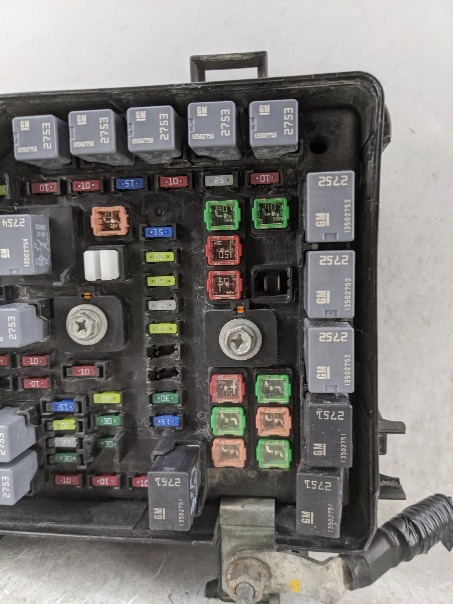 2015-2017 Chevrolet Traverse Fusebox Fuse Box Panel Relay Module P/N:15927722 15522722, 6126458 Fits Fits 2015 2016 2017 OEM