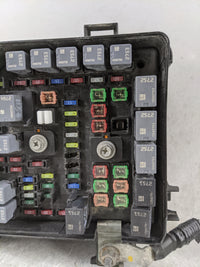 2015-2017 Chevrolet Traverse Fusebox Fuse Box Panel Relay Module P/N:15927722 15522722, 6126458 Fits Fits 2015 2016 2017 OEM
