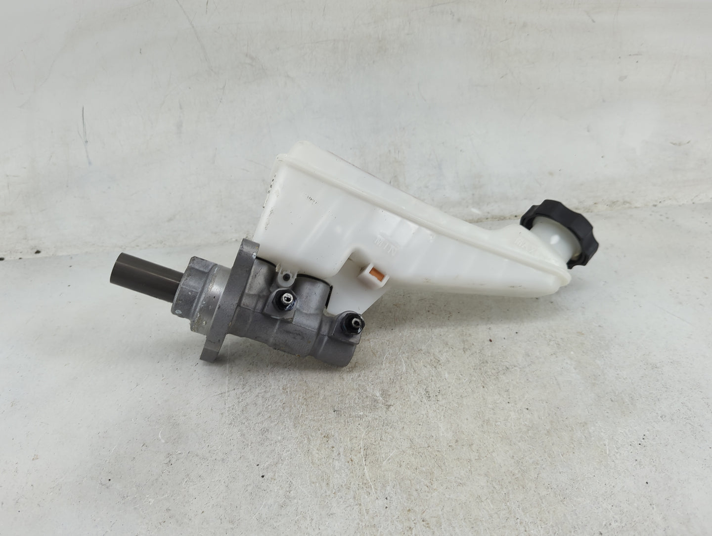 Chevrolet Traverse Brake Master Cylinder 1489127 - Oemusedautoparts1.com