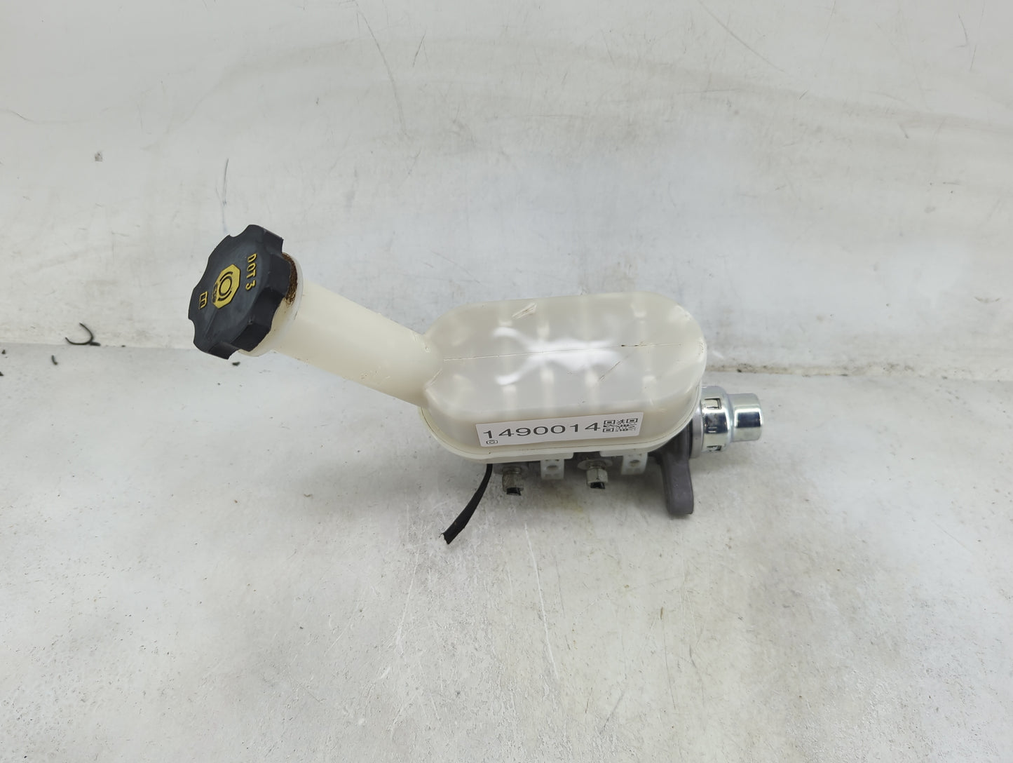 Chevrolet Traverse Brake Master Cylinder 1490014 - Oemusedautoparts1.com