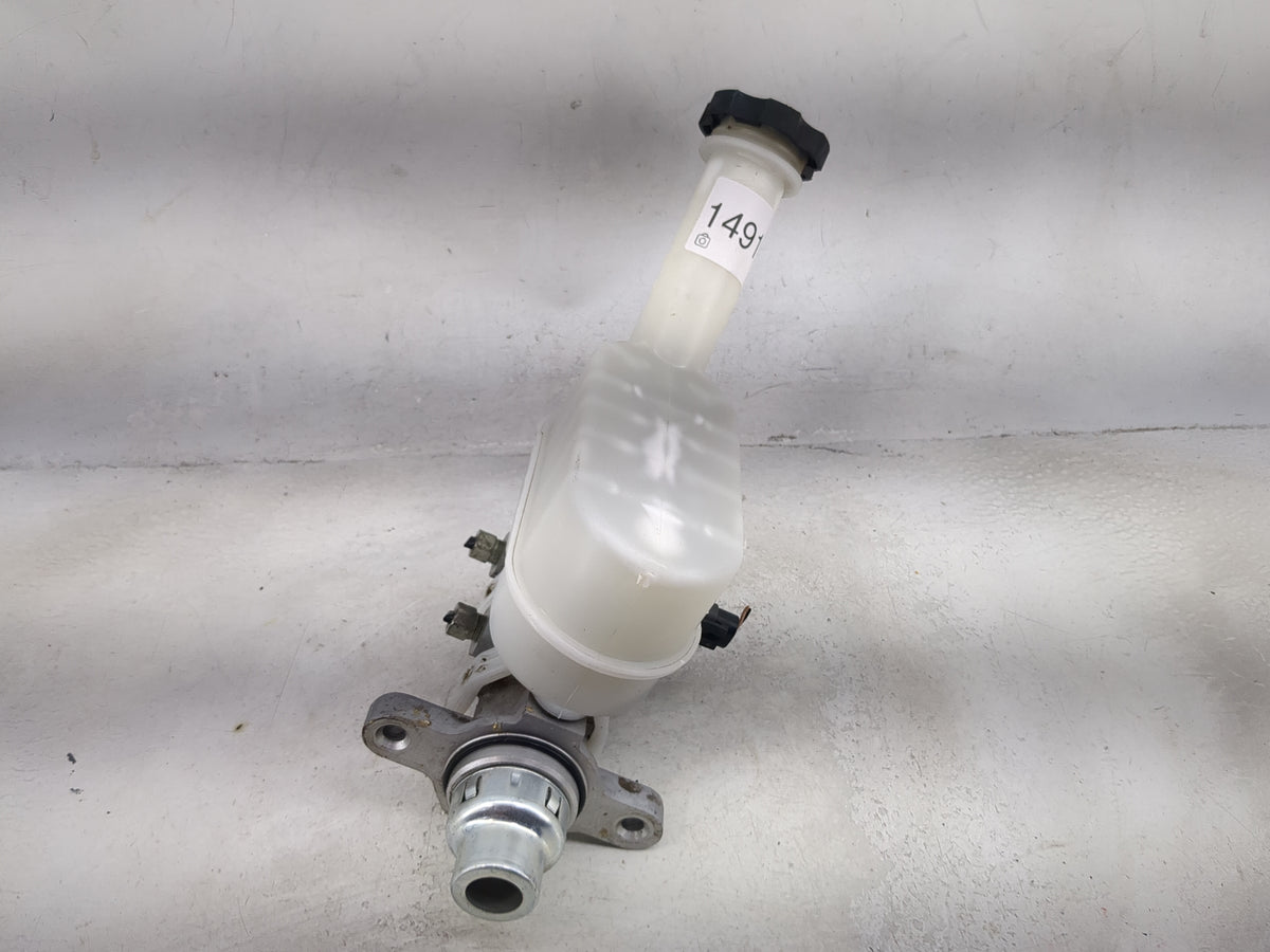 Chevrolet Traverse Brake Master Cylinder 1491984 - Oemusedautoparts1.com