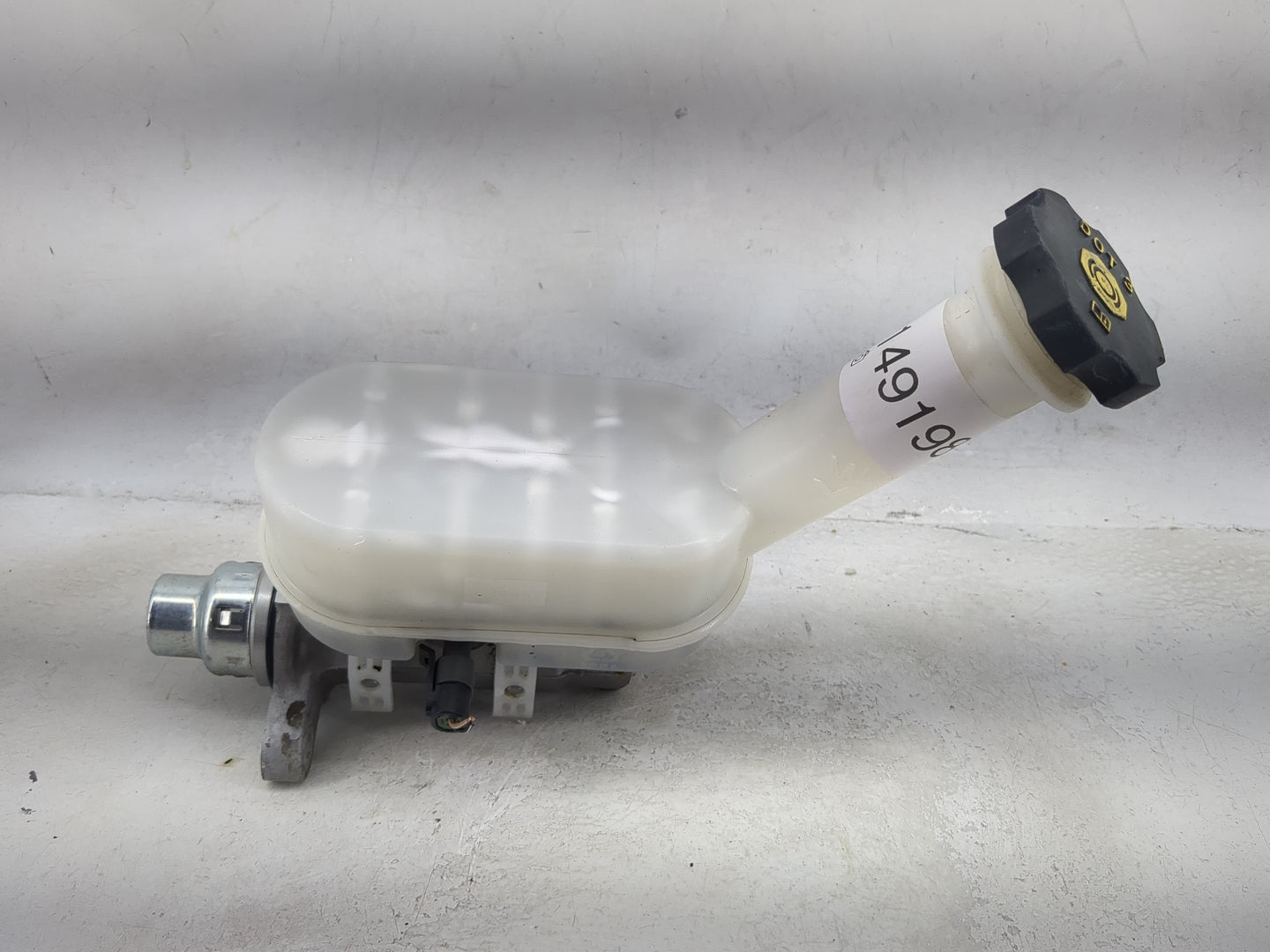 Chevrolet Traverse Brake Master Cylinder 1491984 - Oemusedautoparts1.com