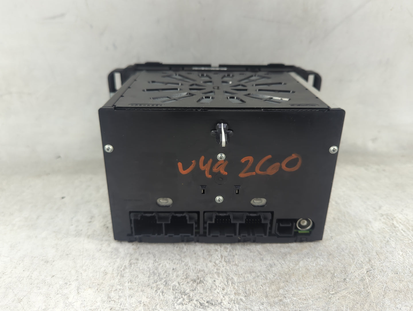 2016-2017 Chevrolet Traverse Radio AM FM Cd Player Receiver Replacement P/N:84082781 28528989, L2C0050TR Fits Fits 2016 2017