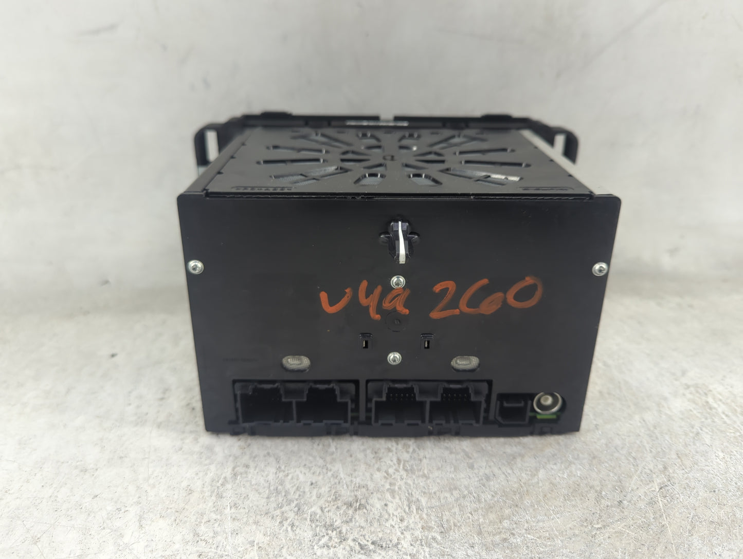 2016-2017 Chevrolet Traverse Radio AM FM Cd Player Receiver Replacement P/N:84082781 28528989, L2C0050TR Fits Fits 2016 2017