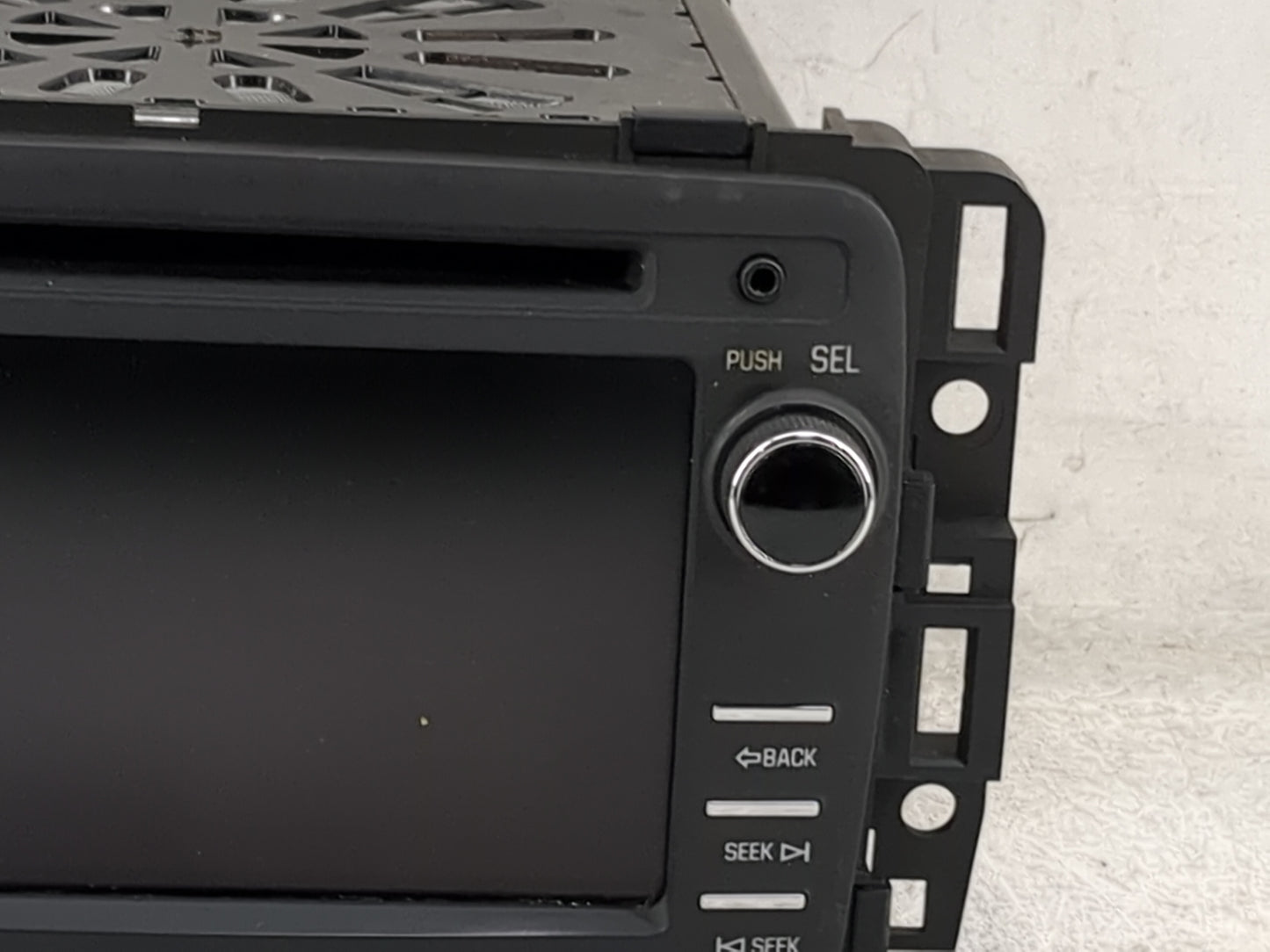 2016-2017 Chevrolet Traverse Radio AM FM Cd Player Receiver Replacement P/N:84082781 28528989, L2C0050TR Fits Fits 2016 2017