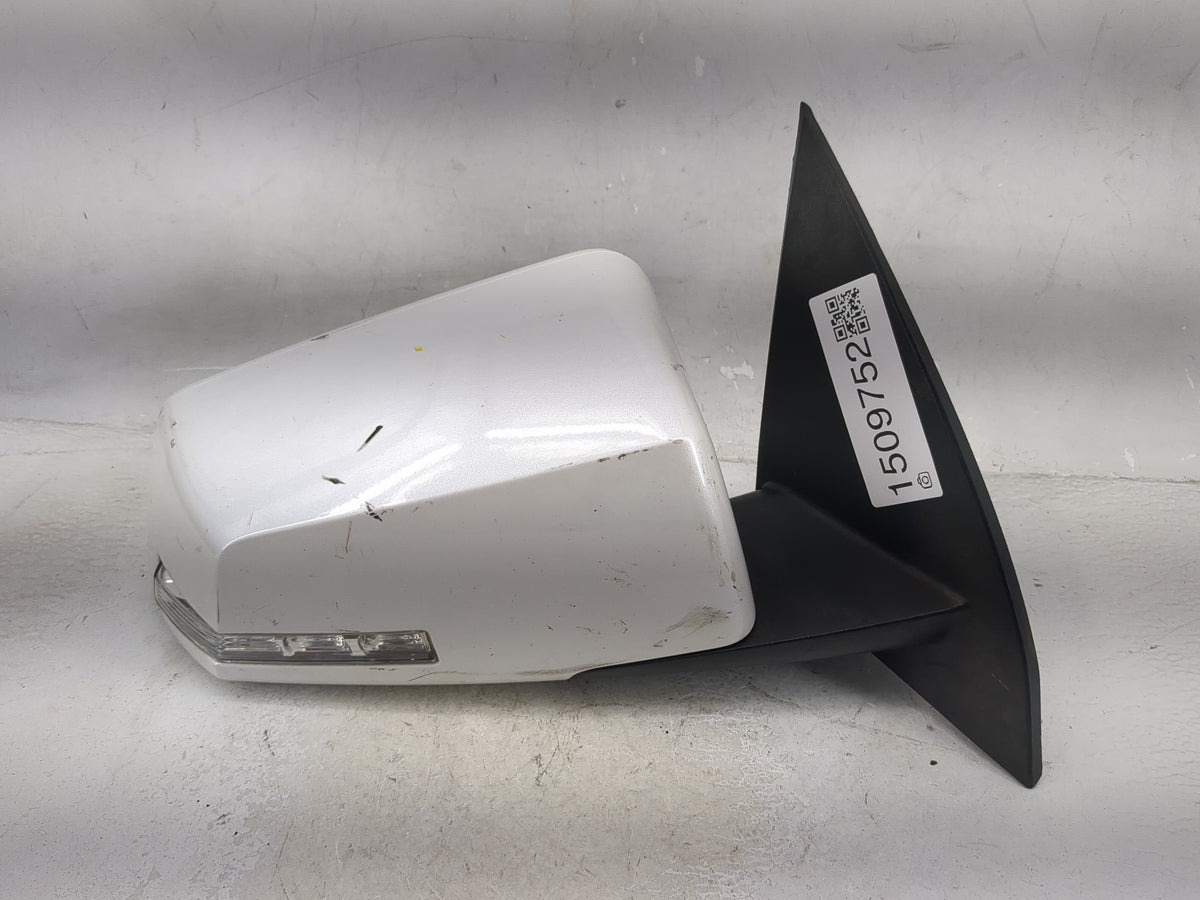 2015-2017 Chevrolet Traverse Passenger Side View Mirror - Right Door Mirror OEM Used - Oemusedautoparts1.com
