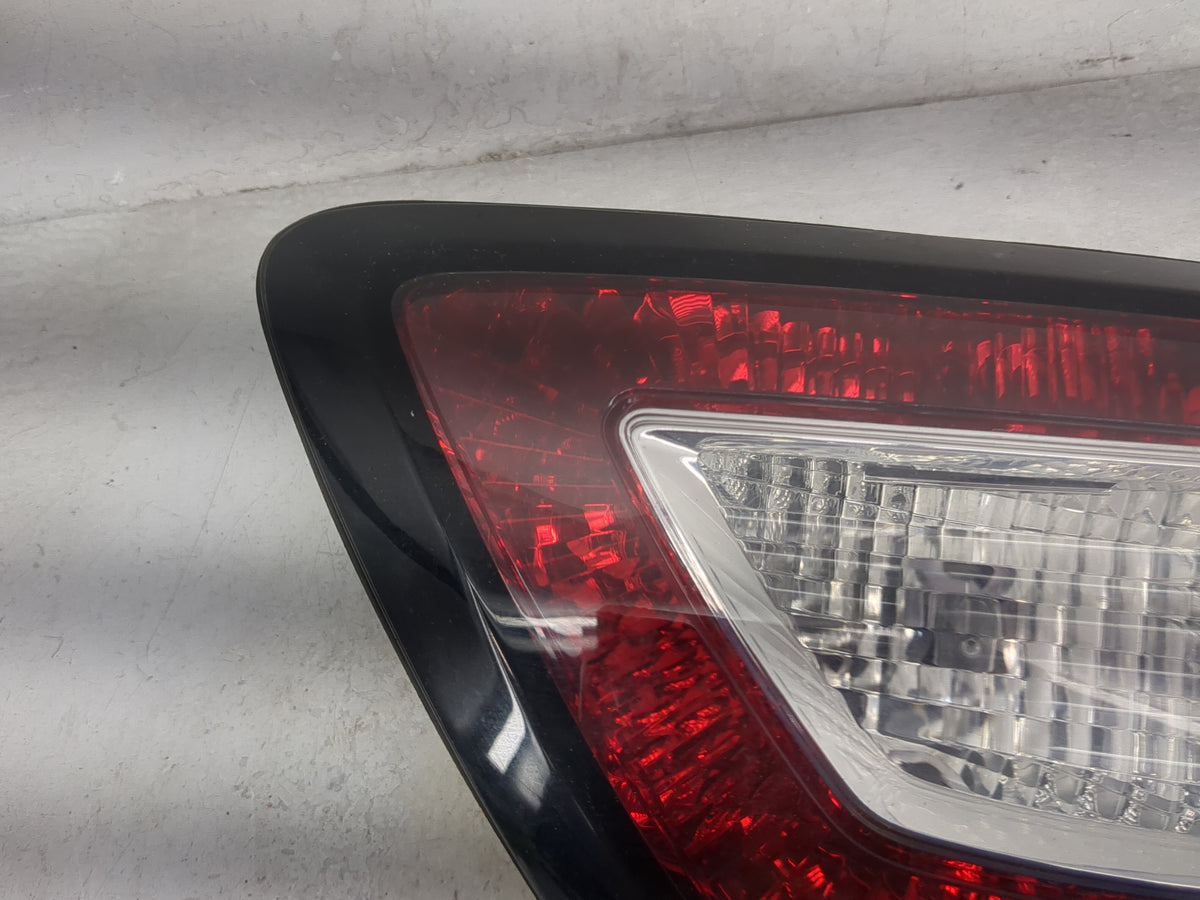 2013 Chevrolet Traverse Passenger Right Side Deck Lid Mounted Tail Light 1512537 - Oemusedautoparts1.com