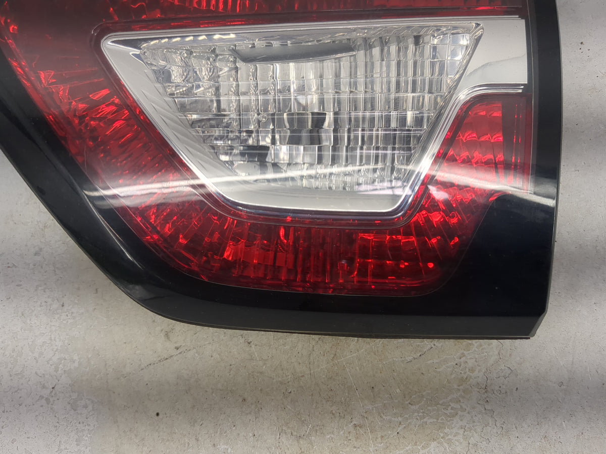 2013 Chevrolet Traverse Passenger Right Side Deck Lid Mounted Tail Light 1512537 - Oemusedautoparts1.com