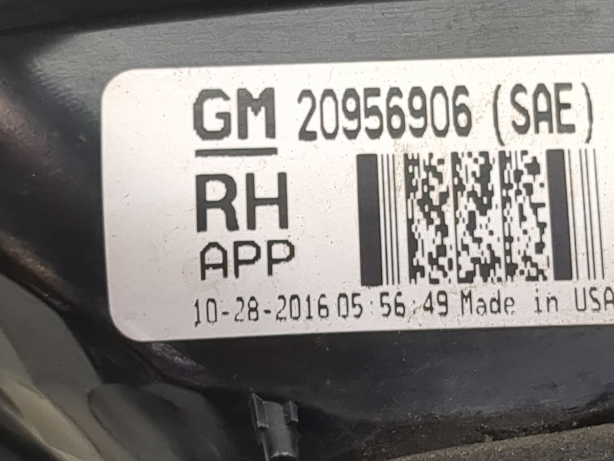 2013 Chevrolet Traverse Passenger Right Side Deck Lid Mounted Tail Light 1512537 - Oemusedautoparts1.com