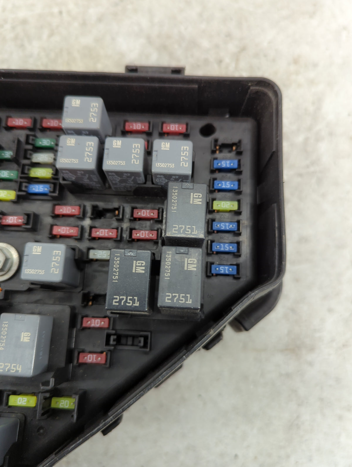 2015-2017 Chevrolet Traverse Fusebox Fuse Box Panel Relay Module P/N:23436805 20977706 Fits Fits 2015 2016 2017 OEM Used Aut