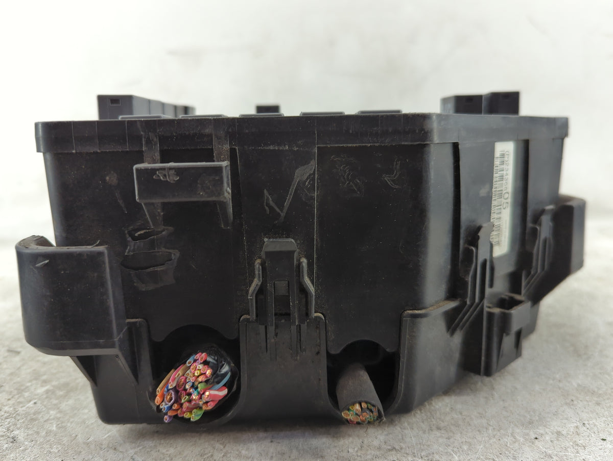 2015-2017 Chevrolet Traverse Fusebox Fuse Box Panel Relay Module P/N:23436805 20977706 Fits Fits 2015 2016 2017 OEM Used Aut