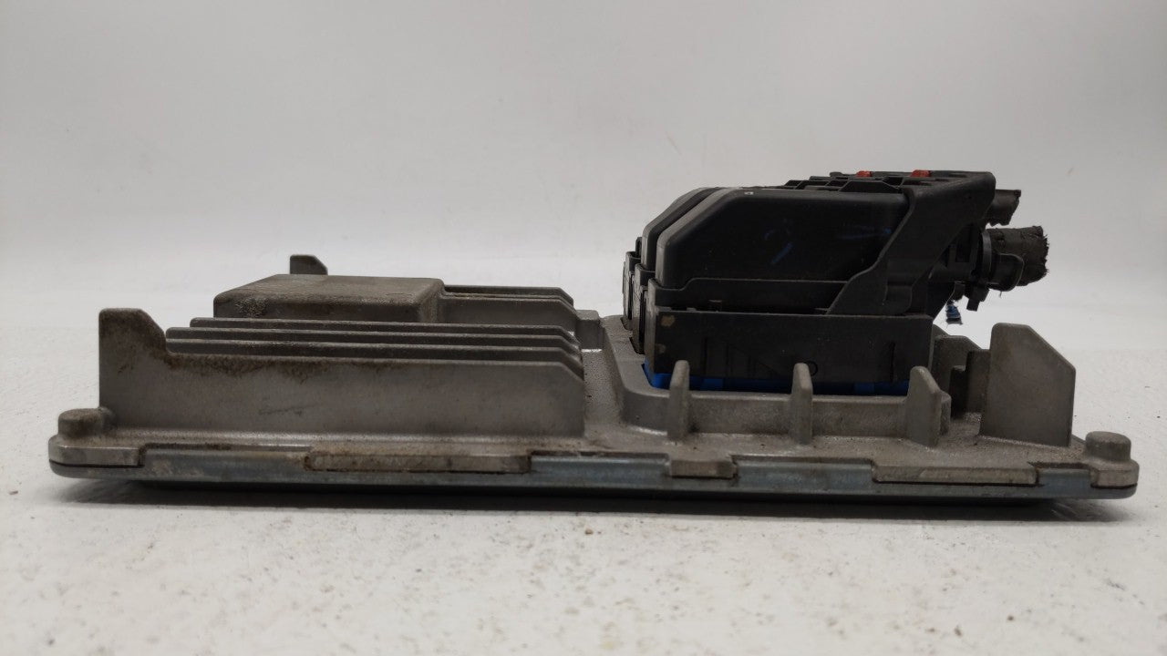 2017 Chevrolet Traverse PCM Engine Control Computer ECU ECM PCU OEM P/N:12683348 12679552, 12697045 Fits Fits 2016 2018 2019