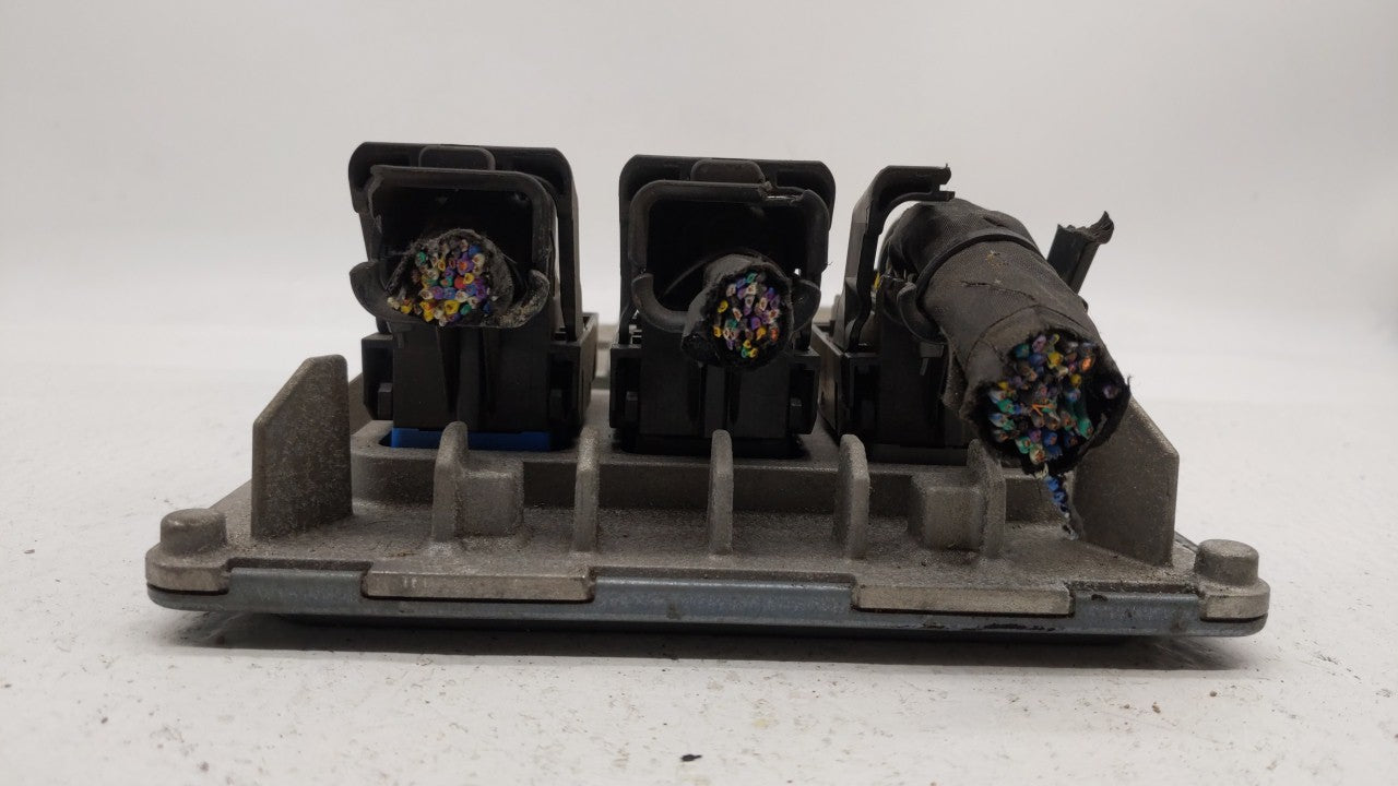 2017 Chevrolet Traverse PCM Engine Control Computer ECU ECM PCU OEM P/N:12683348 12679552, 12697045 Fits Fits 2016 2018 2019