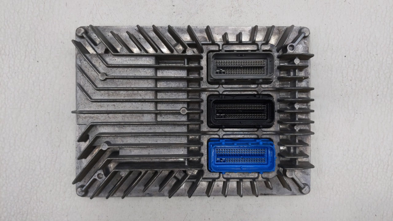 2017 Chevrolet Traverse PCM Engine Control Computer ECU ECM PCU OEM P/N:12666068 12667002, 12666070, 12667189 Fits Fits 2018