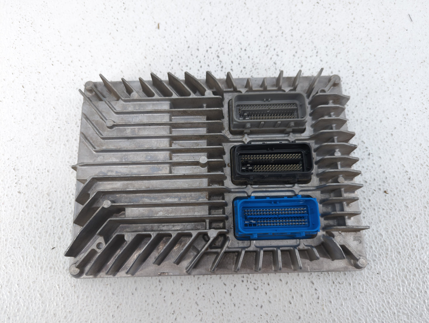 2017 Chevrolet Traverse PCM Engine Control Computer ECU ECM PCU OEM P/N:12667002 12670801, 12666070 Fits Fits 2018 2019 2020