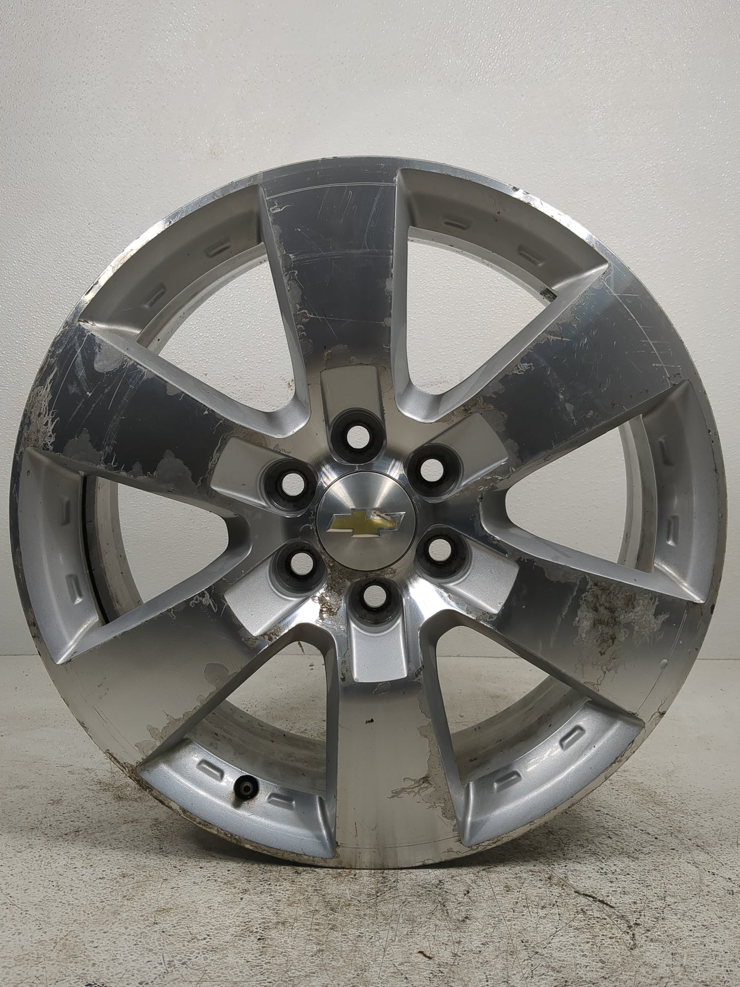 2017 Chevrolet Traverse Oem Wheel Rim 5000009 - Oemusedautoparts1.com