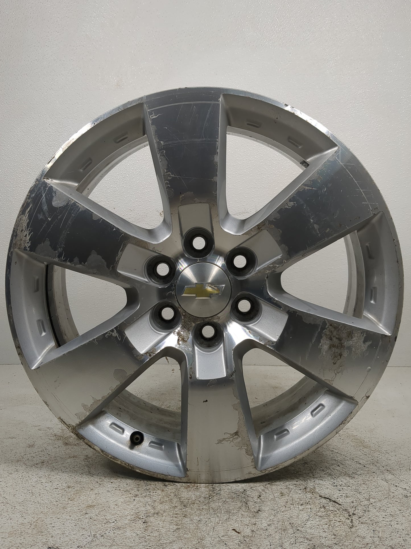 2017 Chevrolet Traverse Oem Wheel Rim 5000009 - Oemusedautoparts1.com