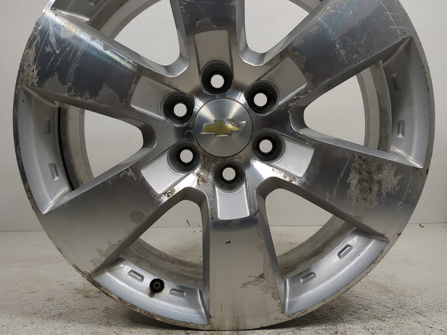 2017 Chevrolet Traverse Oem Wheel Rim 5000009 - Oemusedautoparts1.com