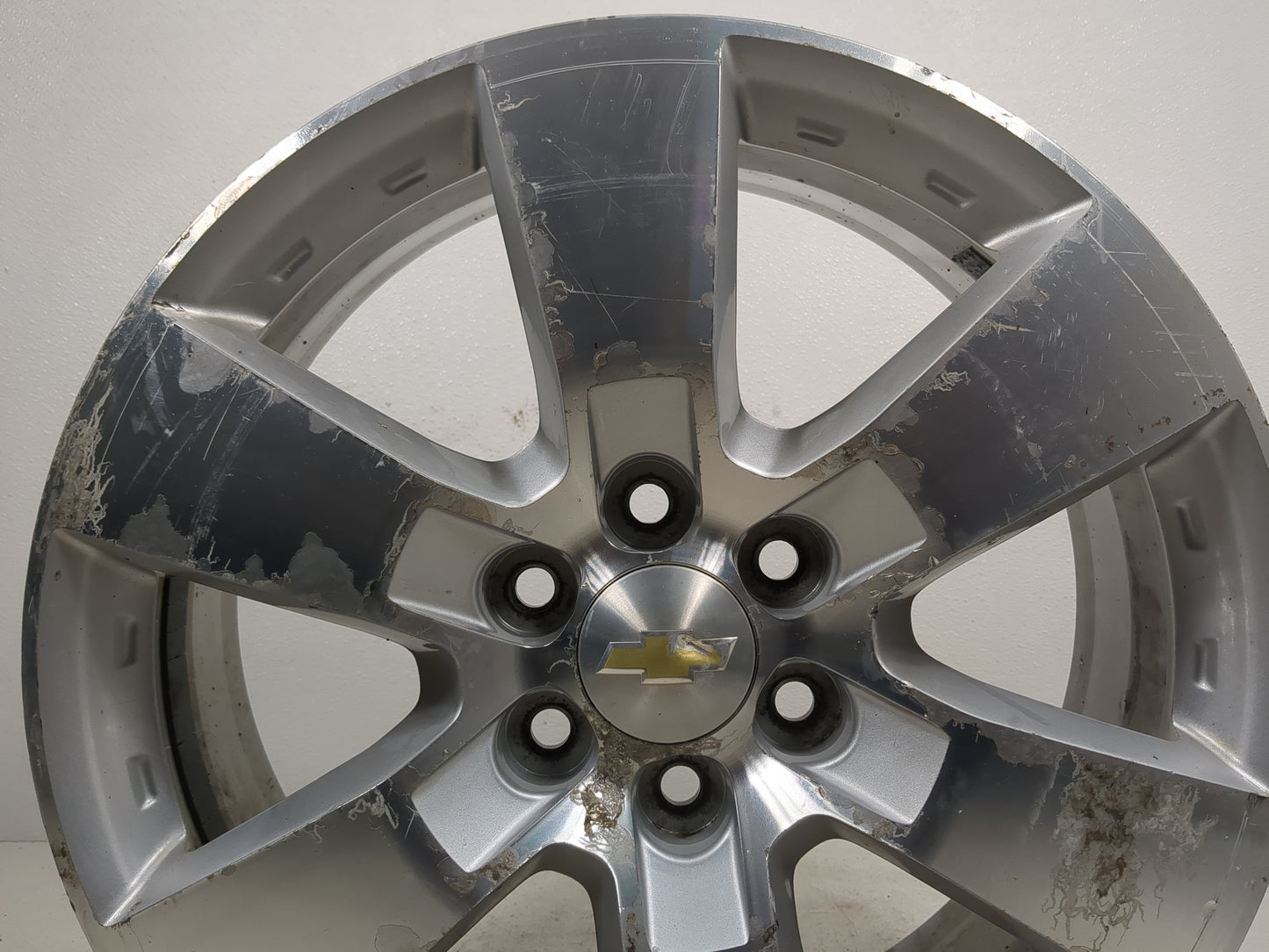 2017 Chevrolet Traverse Oem Wheel Rim 5000009 - Oemusedautoparts1.com