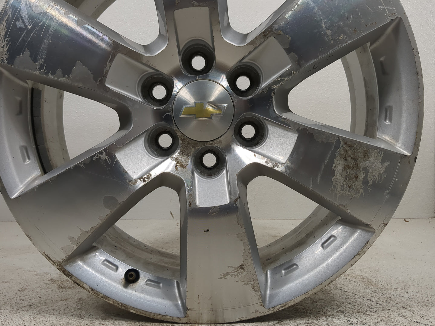 2017 Chevrolet Traverse Oem Wheel Rim 5000009 - Oemusedautoparts1.com