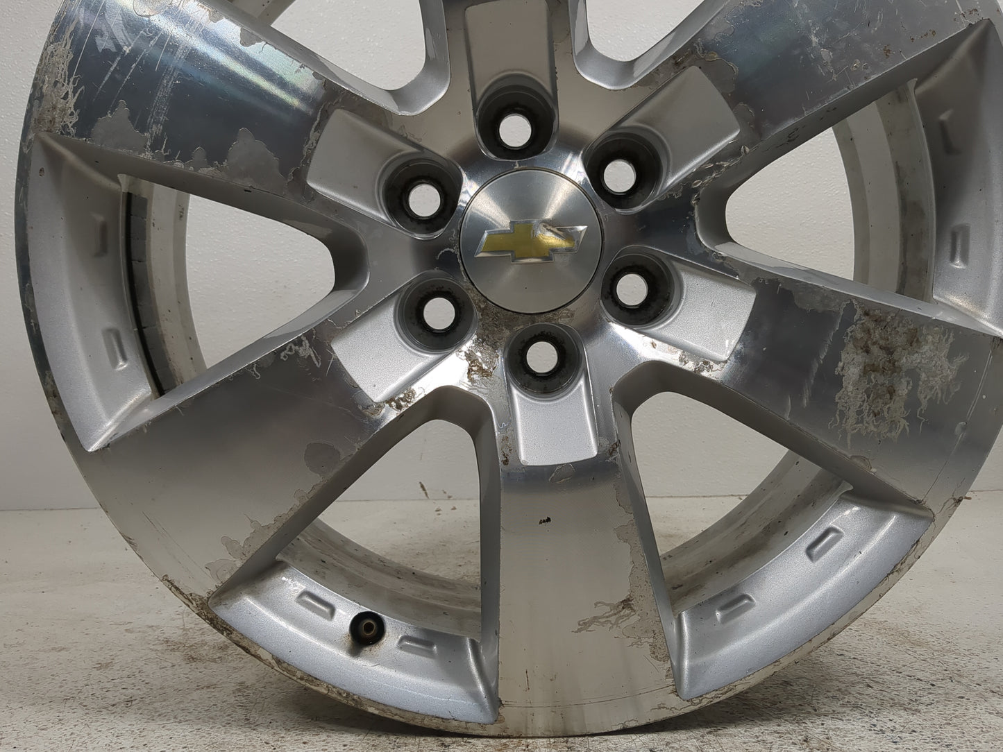 2017 Chevrolet Traverse Oem Wheel Rim 5000009 - Oemusedautoparts1.com