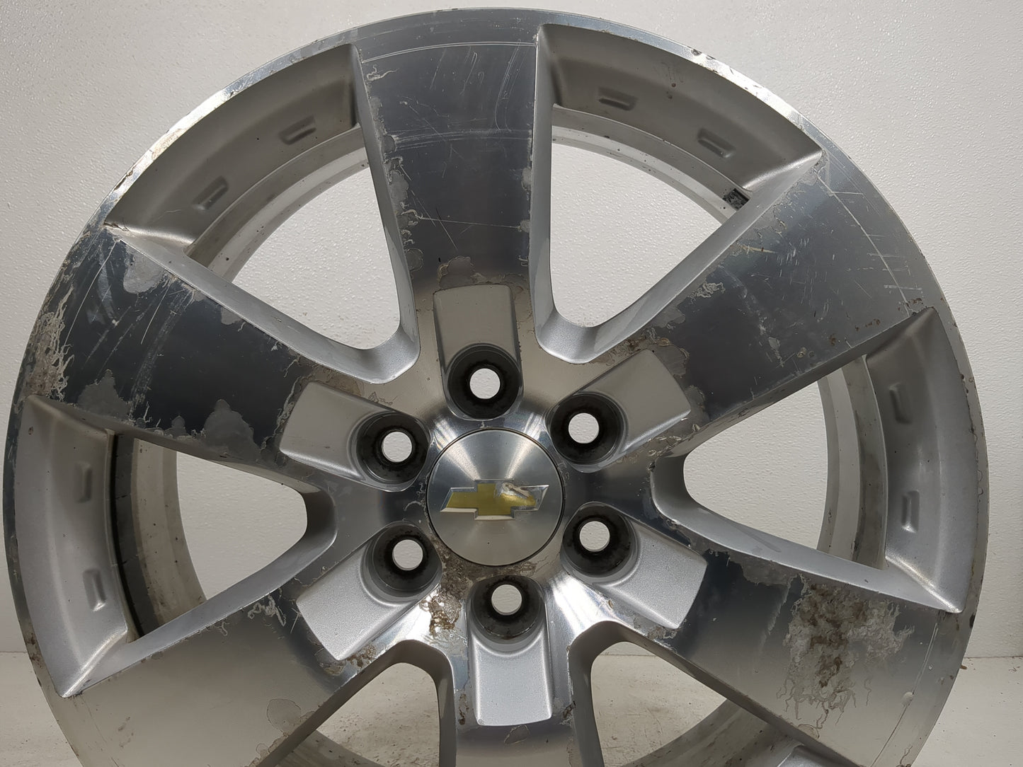 2017 Chevrolet Traverse Oem Wheel Rim 5000009 - Oemusedautoparts1.com