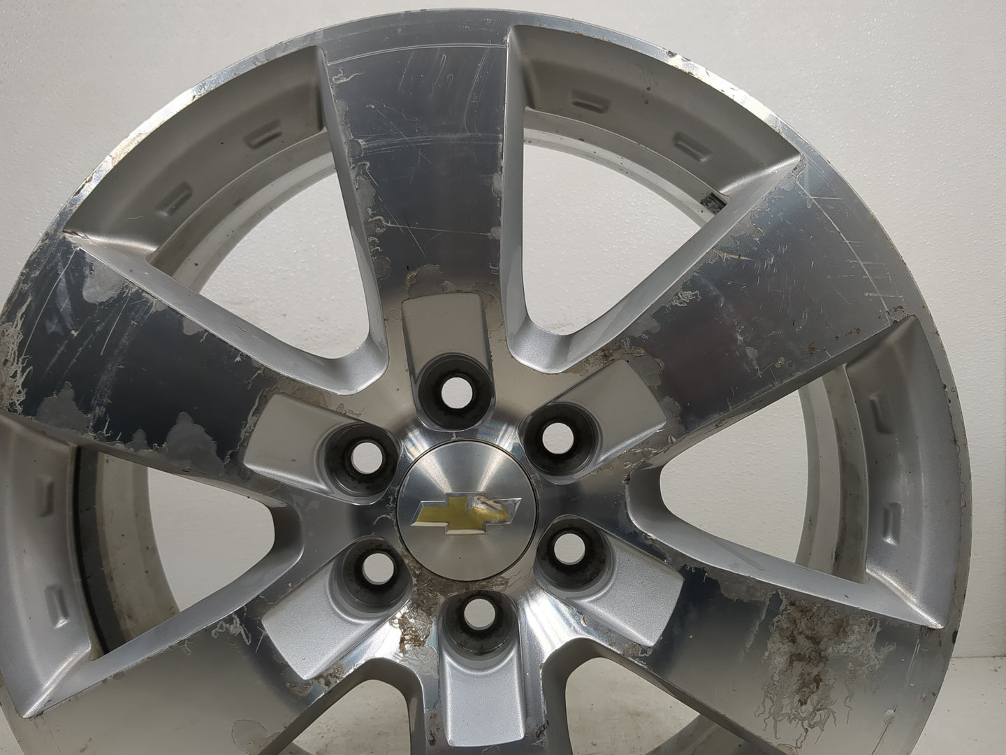 2017 Chevrolet Traverse Oem Wheel Rim 5000009 - Oemusedautoparts1.com