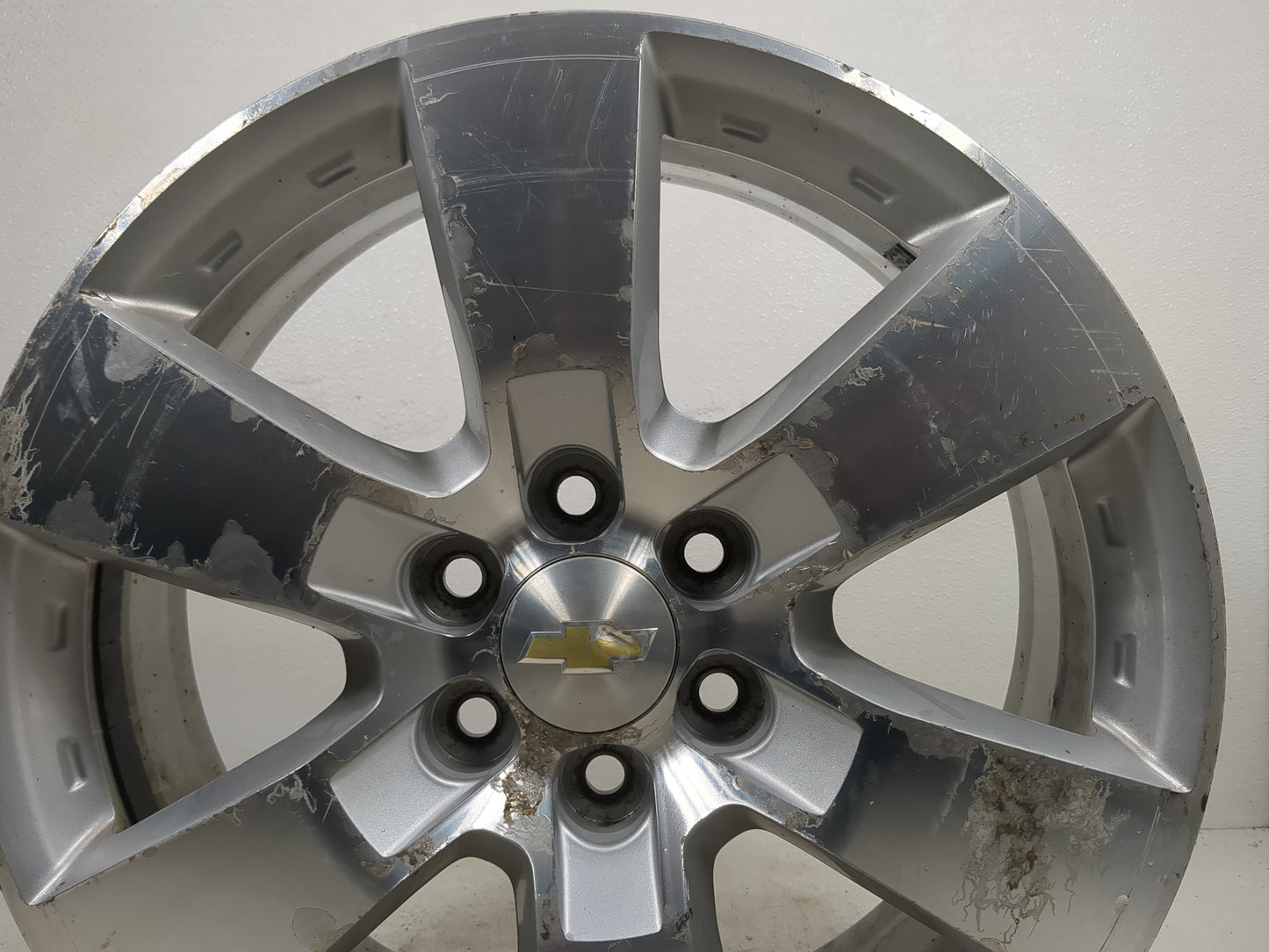 2017 Chevrolet Traverse Oem Wheel Rim 5000009 - Oemusedautoparts1.com