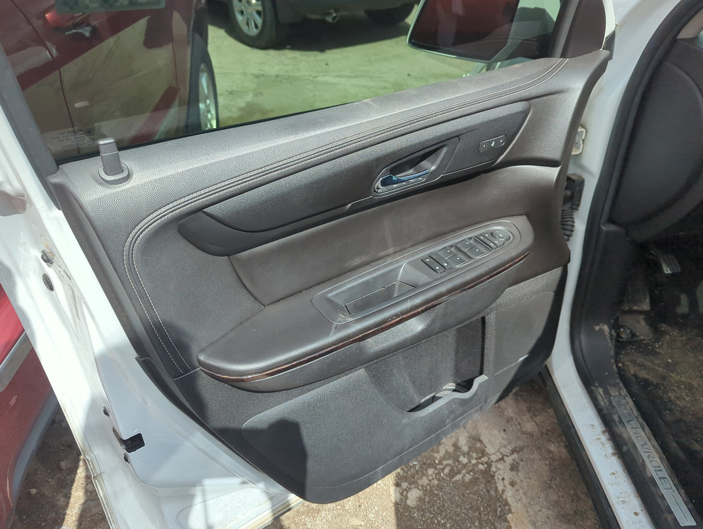 2017 Chevrolet Traverse Front Left Driver Interior Door Panel Trim - Oemusedautoparts1.com