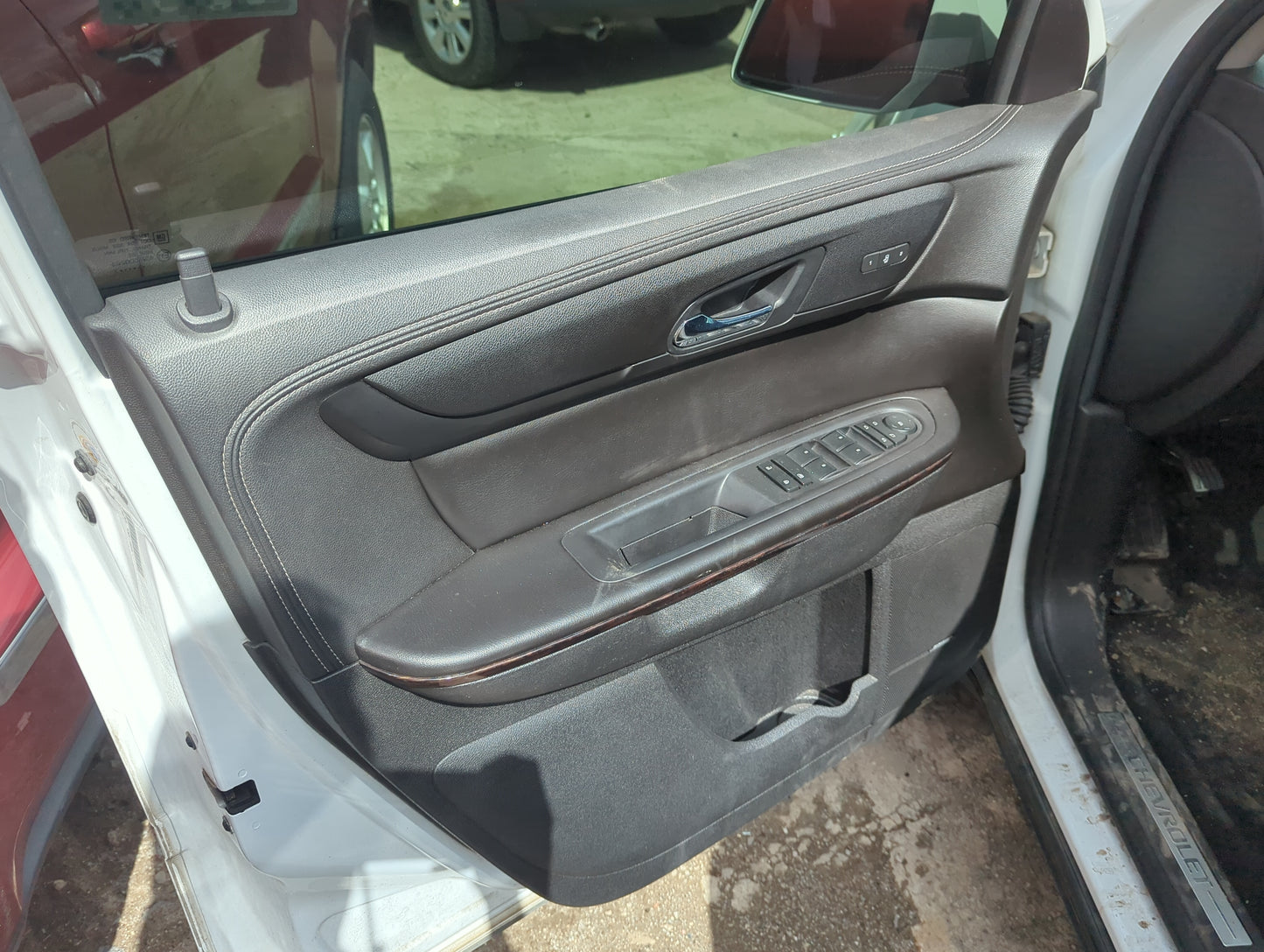 2017 Chevrolet Traverse Front Left Driver Interior Door Panel Trim - Oemusedautoparts1.com