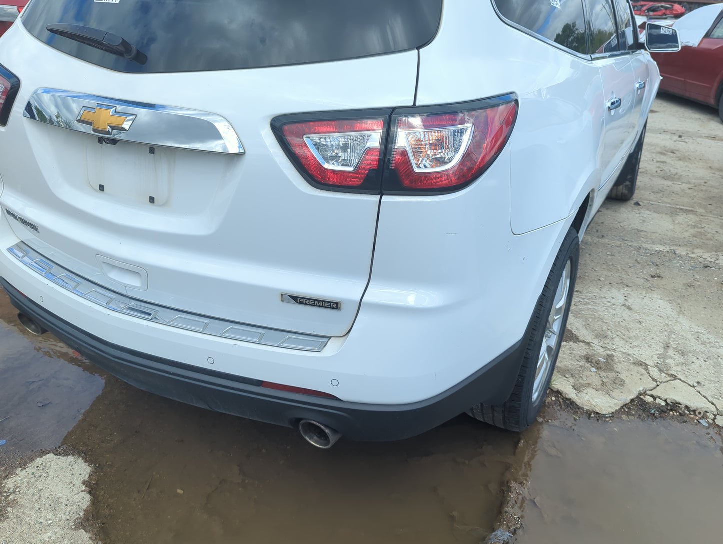2013-2017 Chevrolet Traverse Rear Bumper Assembly Oem - Oemusedautoparts1.com