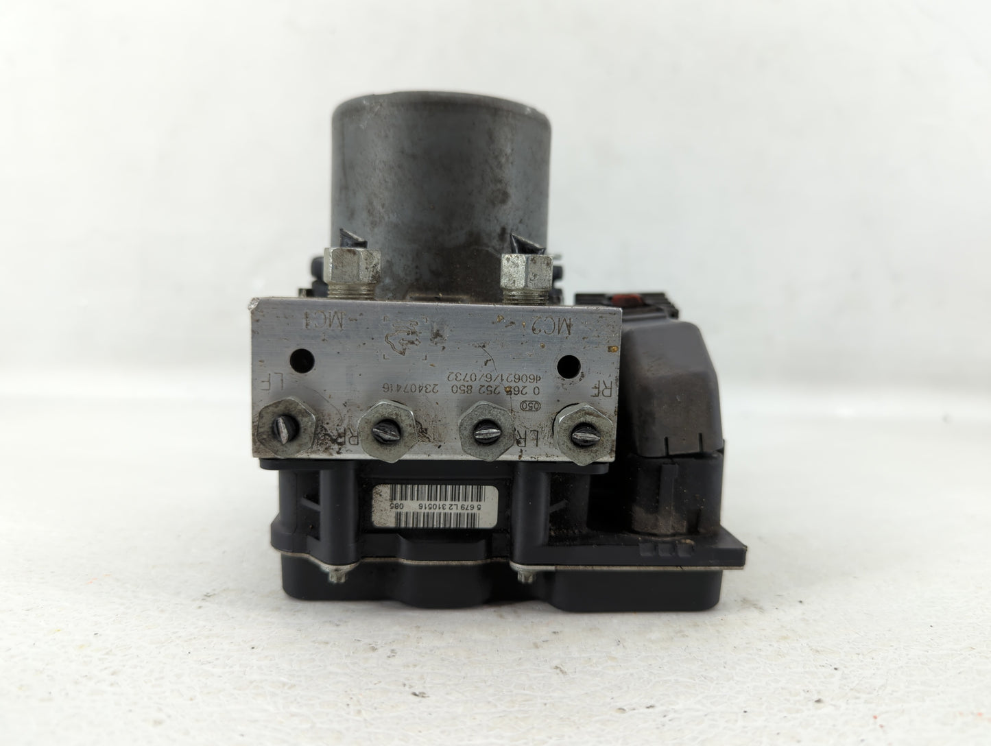 2017 Chevrolet Traverse ABS Pump Control Module Replacement P/N:23407416 Fits Fits 2012 2013 2014 2015 2016 OEM Used Auto Pa