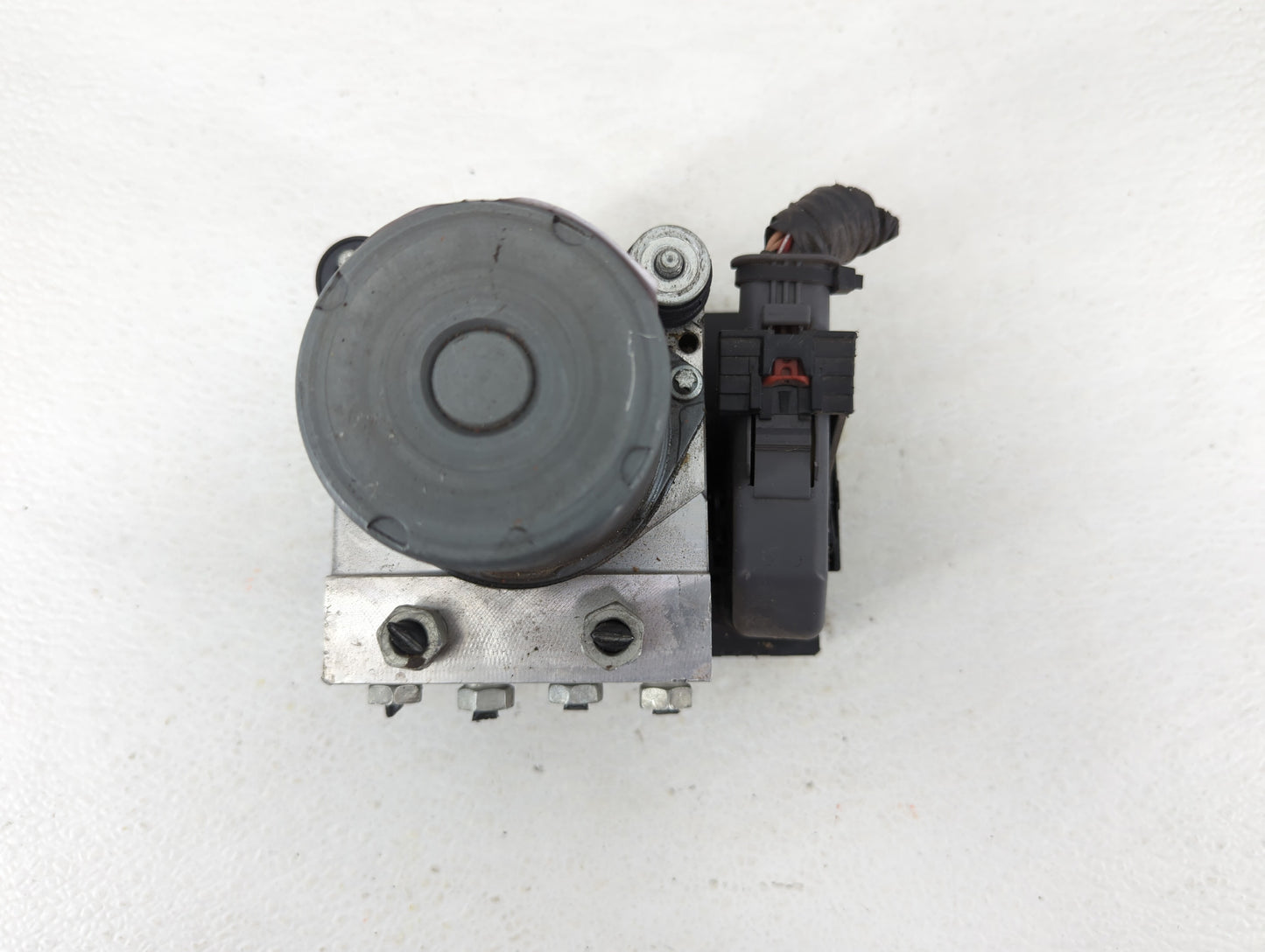 2017 Chevrolet Traverse ABS Pump Control Module Replacement P/N:23407416 Fits Fits 2012 2013 2014 2015 2016 OEM Used Auto Pa