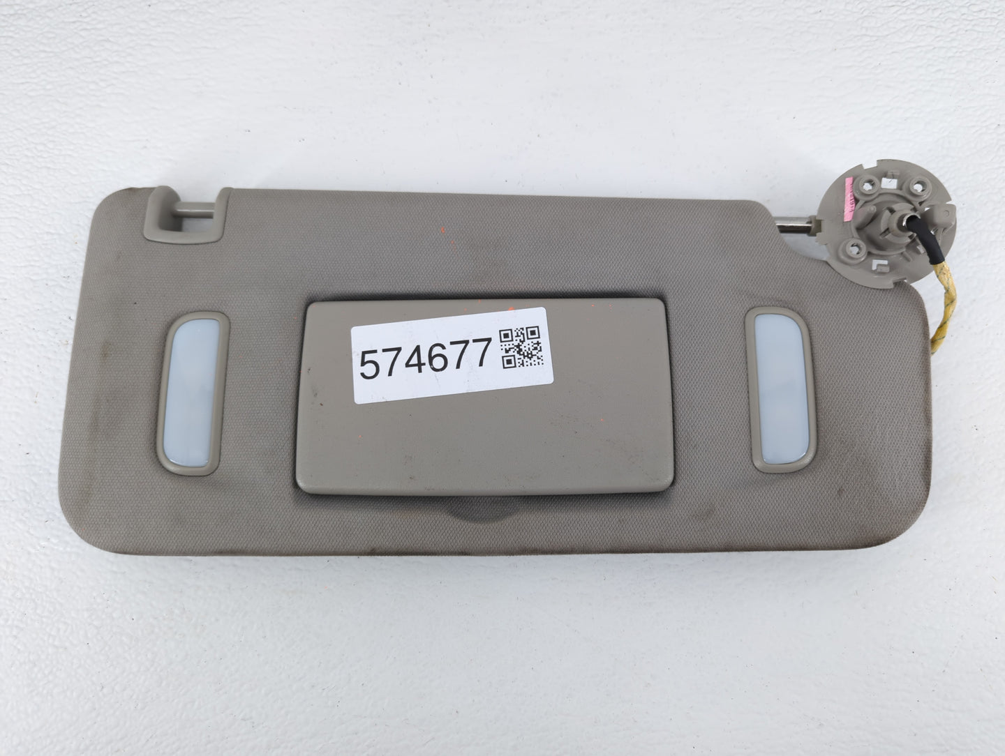 2017 Chevrolet Traverse Sun Visor Shade Replacement Passenger Right Mirror Fits OEM Used Auto Parts - Oemusedautoparts1.com