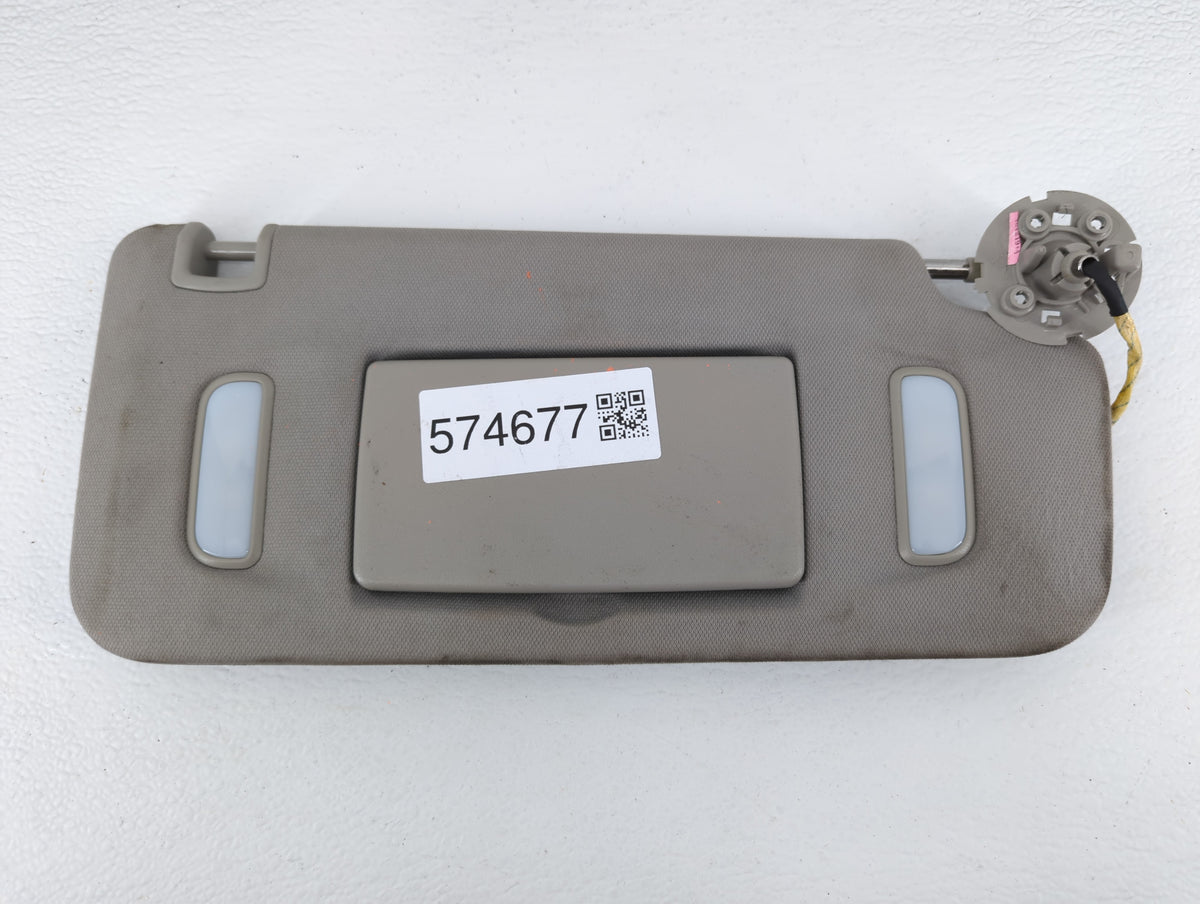 2017 Chevrolet Traverse Sun Visor Shade Replacement Passenger Right Mirror Fits OEM Used Auto Parts - Oemusedautoparts1.com