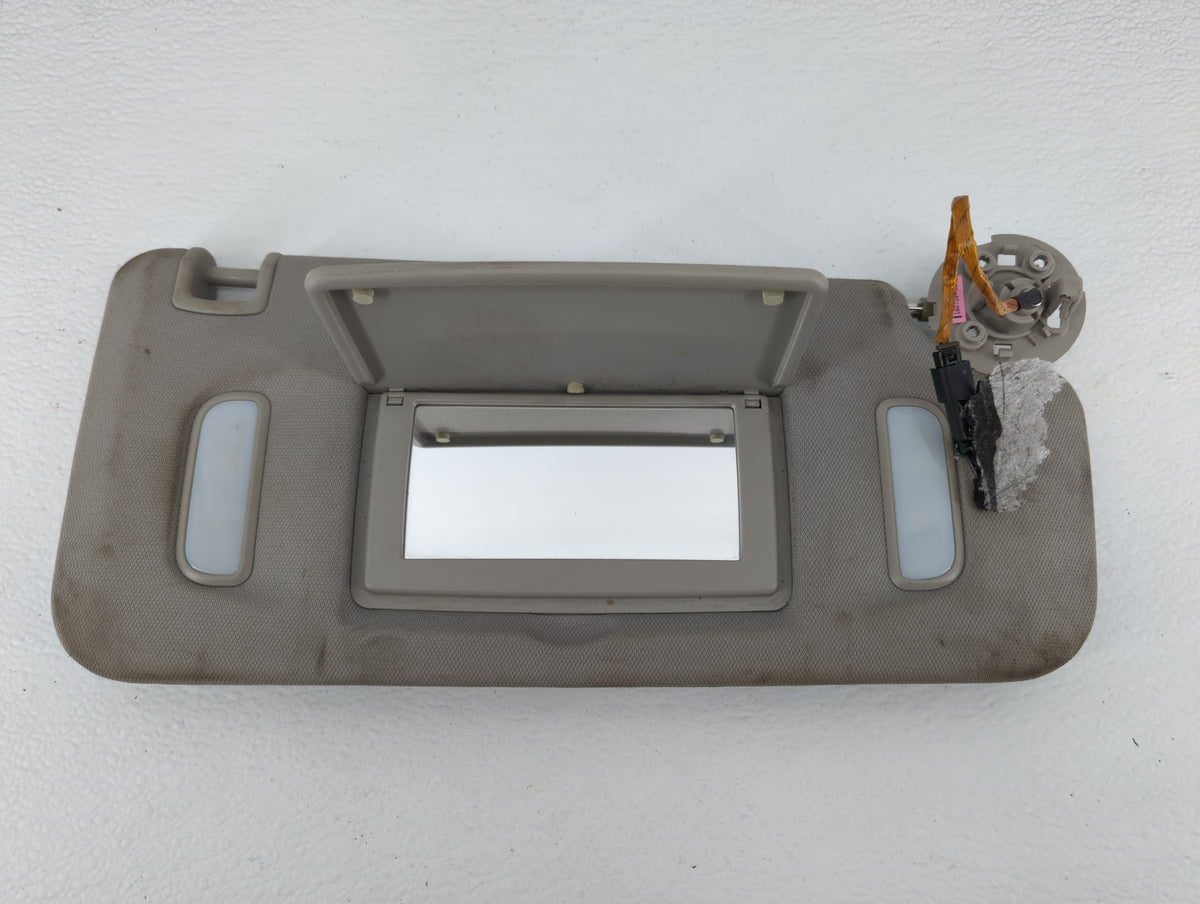 2017 Chevrolet Traverse Sun Visor Shade Replacement Passenger Right Mirror Fits OEM Used Auto Parts - Oemusedautoparts1.com
