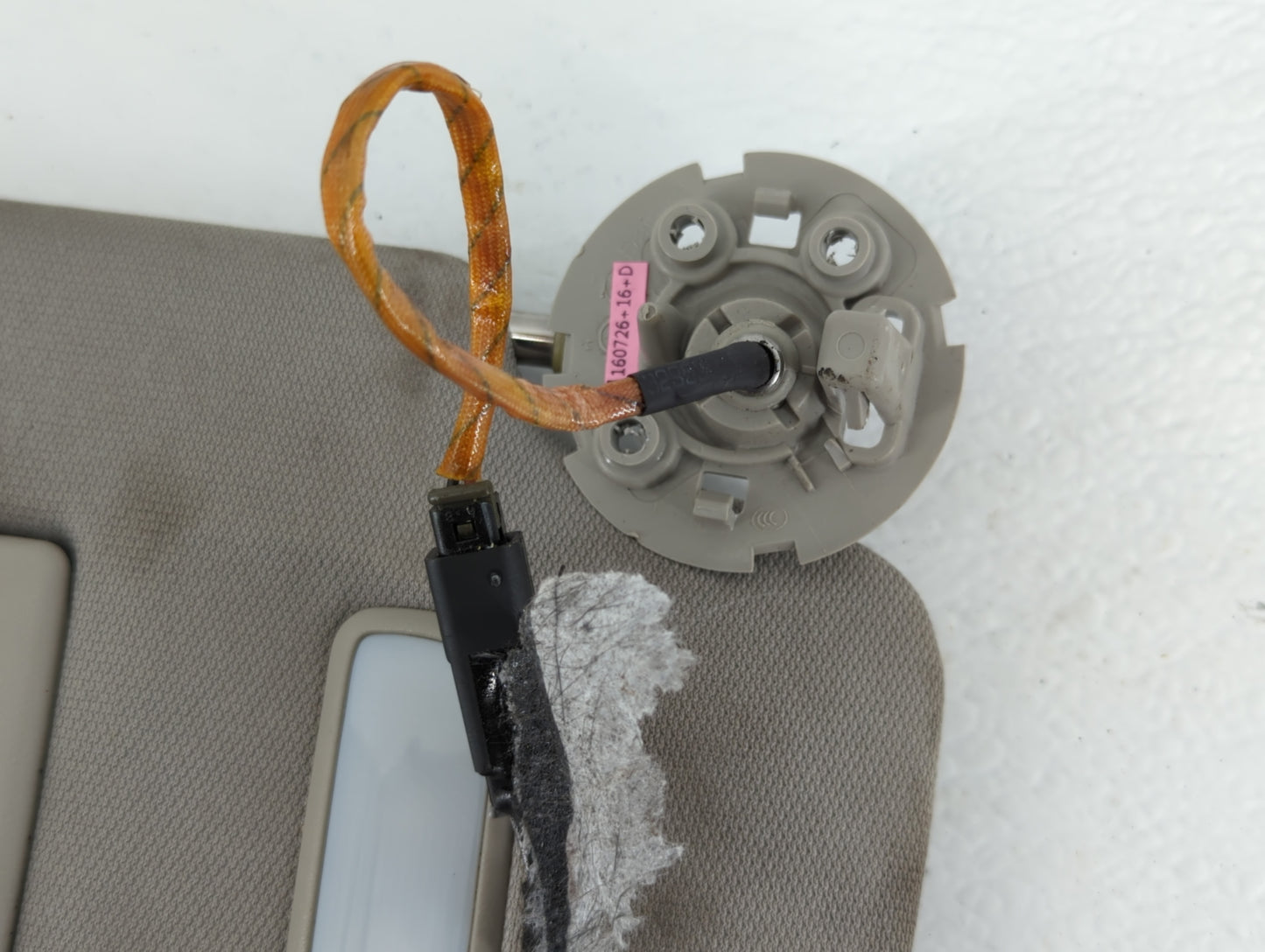 2017 Chevrolet Traverse Sun Visor Shade Replacement Passenger Right Mirror Fits OEM Used Auto Parts - Oemusedautoparts1.com