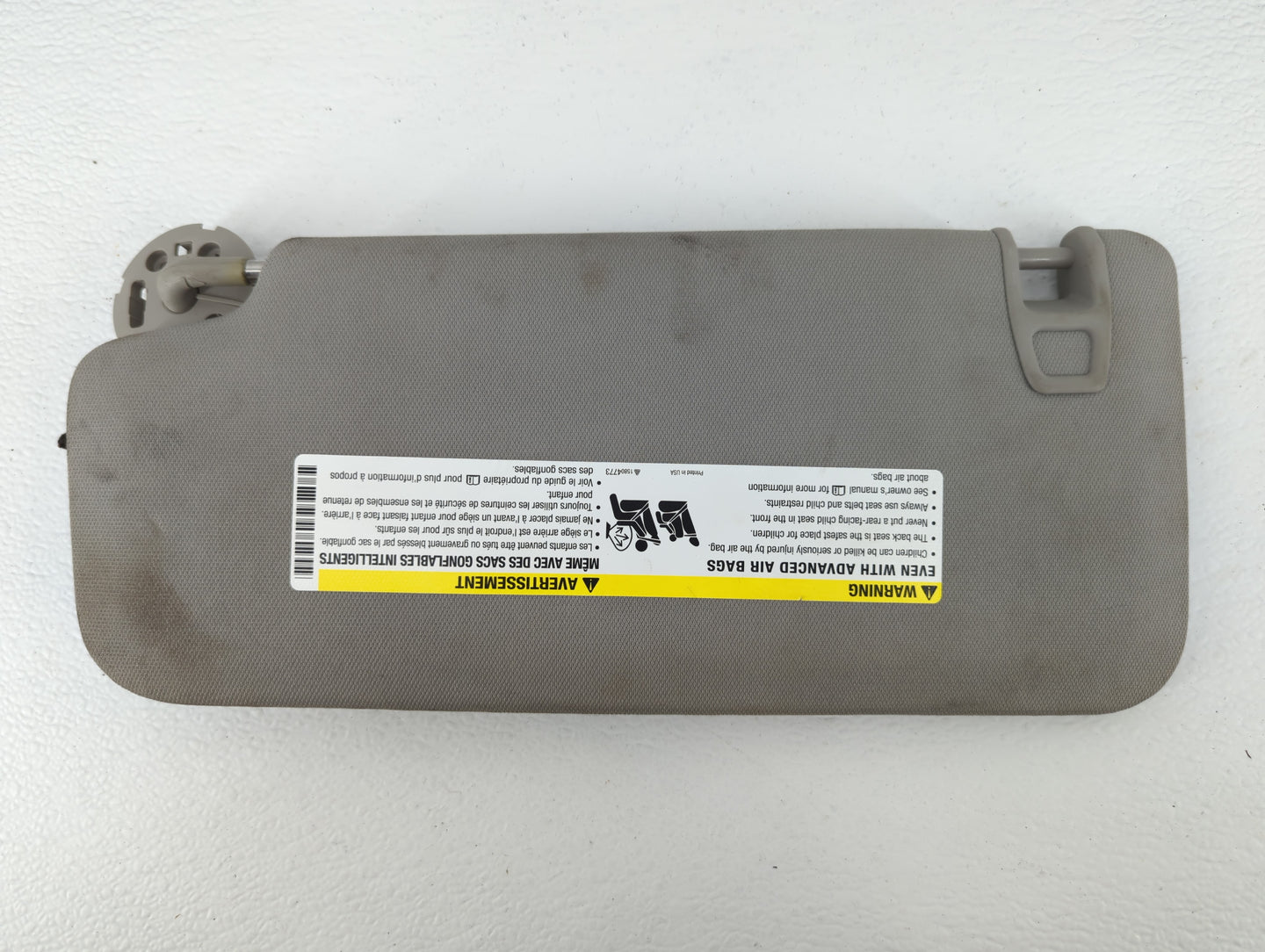 2017 Chevrolet Traverse Sun Visor Shade Replacement Passenger Right Mirror Fits OEM Used Auto Parts - Oemusedautoparts1.com