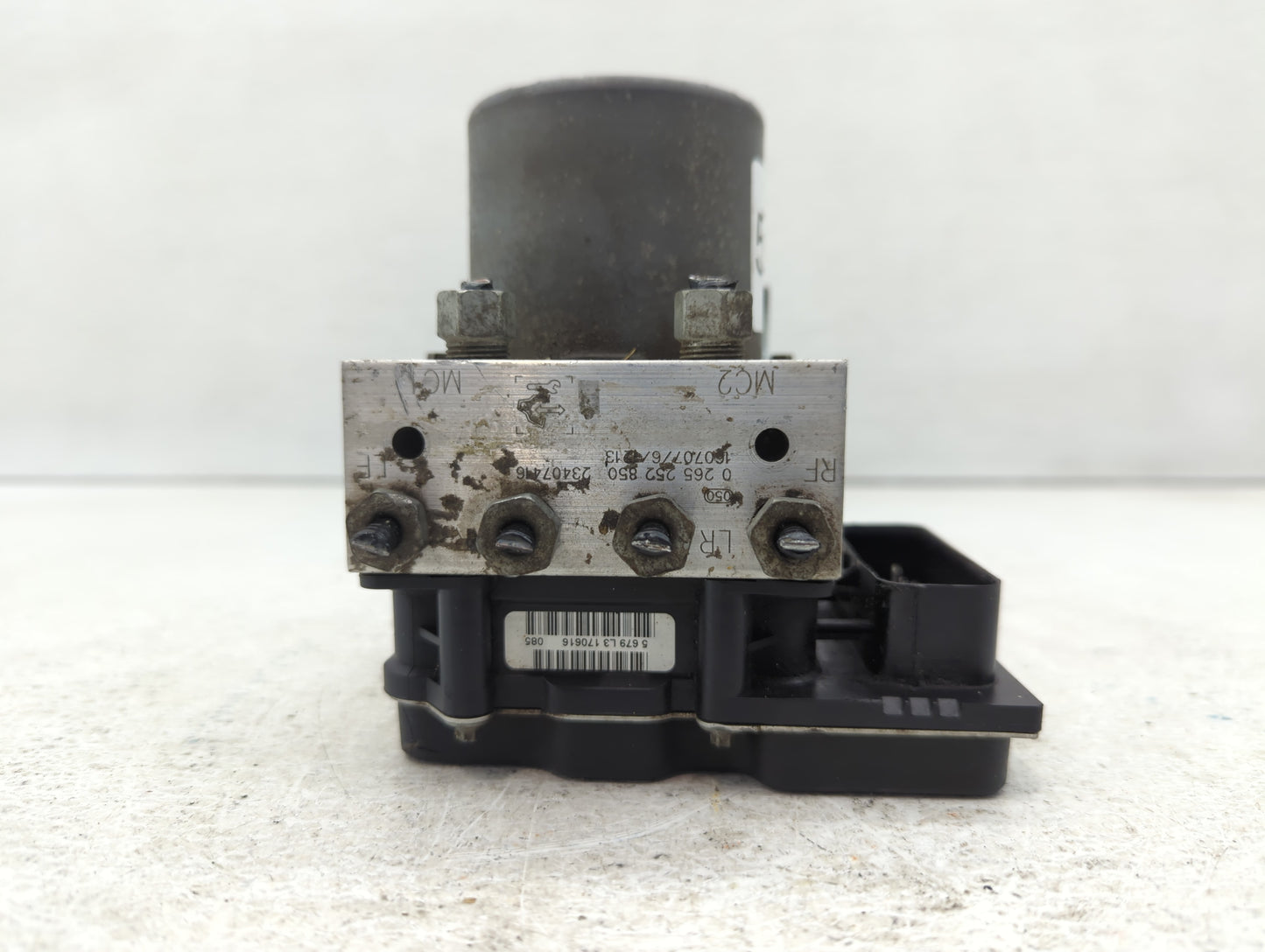 2017 Chevrolet Traverse ABS Pump Control Module Replacement P/N:23407416 Fits Fits 2012 2013 2014 2015 2016 OEM Used Auto Pa