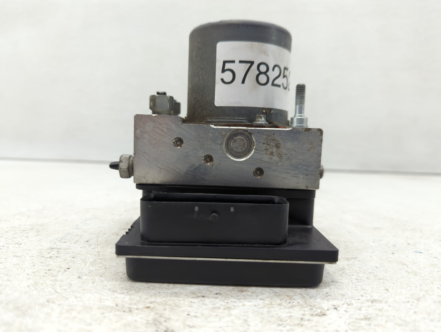 2017 Chevrolet Traverse ABS Pump Control Module Replacement P/N:23407416 Fits Fits 2012 2013 2014 2015 2016 OEM Used Auto Pa