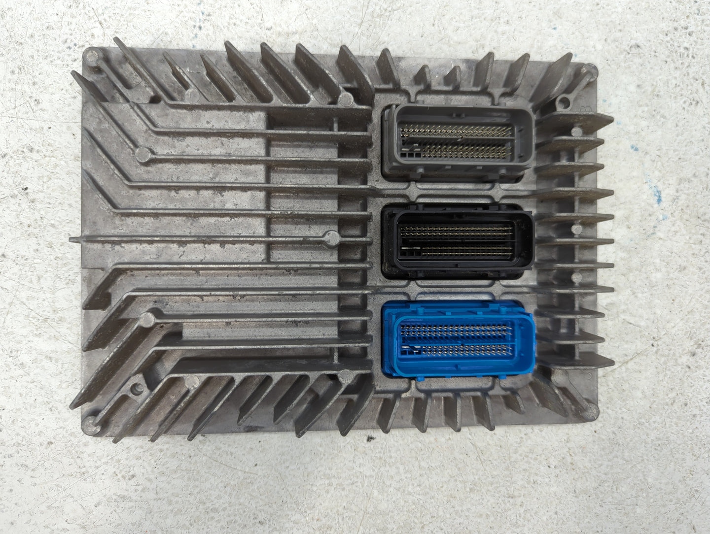 2017 Chevrolet Traverse PCM Engine Control Computer ECU ECM PCU OEM P/N:12670801 Fits Fits 2018 2019 2020 OEM Used Auto Part
