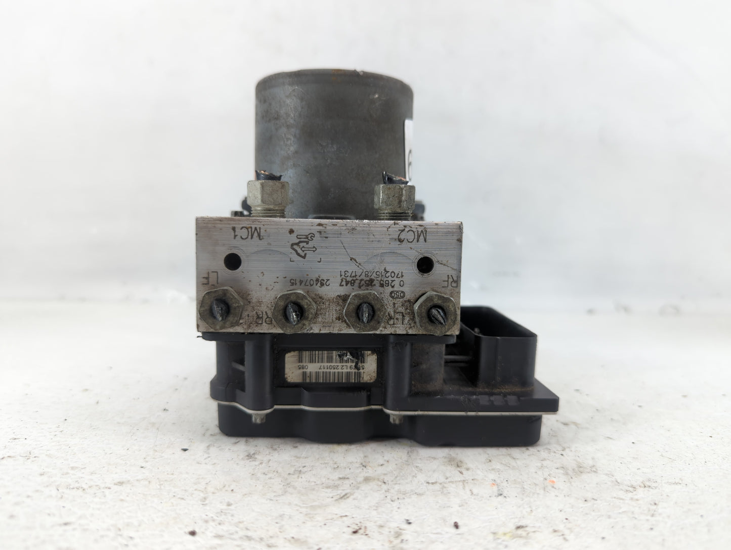 2017 Chevrolet Traverse ABS Pump Control Module Replacement P/N:23407415 Fits Fits 2012 2013 2014 2015 2016 OEM Used Auto Pa