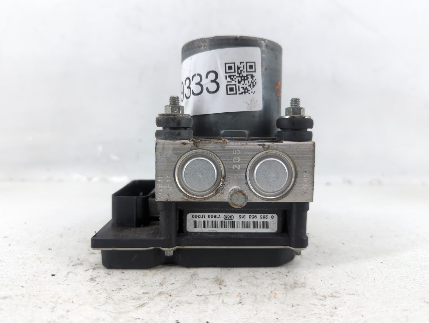 2017 Chevrolet Traverse ABS Pump Control Module Replacement P/N:23407415 Fits Fits 2012 2013 2014 2015 2016 OEM Used Auto Pa