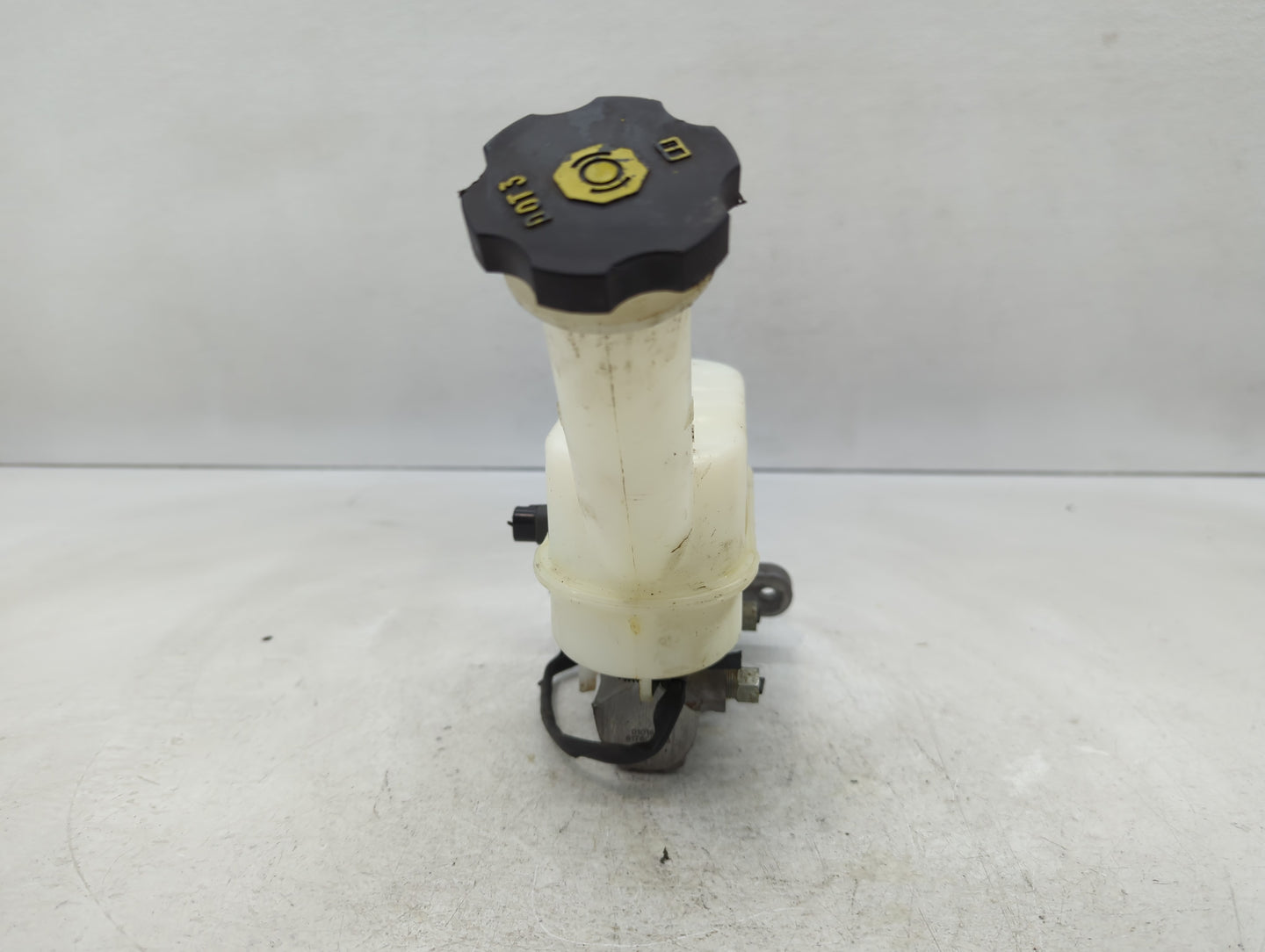 Chevrolet Traverse Brake Master Cylinder 610097 - Oemusedautoparts1.com