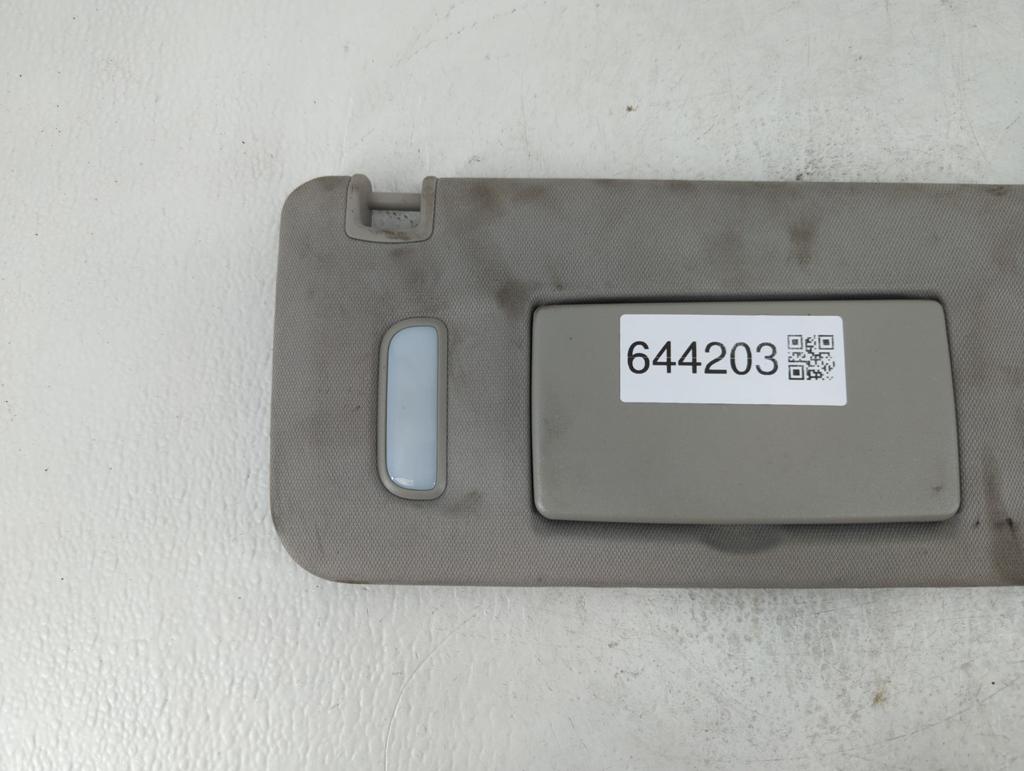 2017 Chevrolet Traverse Sun Visor Shade Replacement Passenger Right Mirror Fits OEM Used Auto Parts - Oemusedautoparts1.com