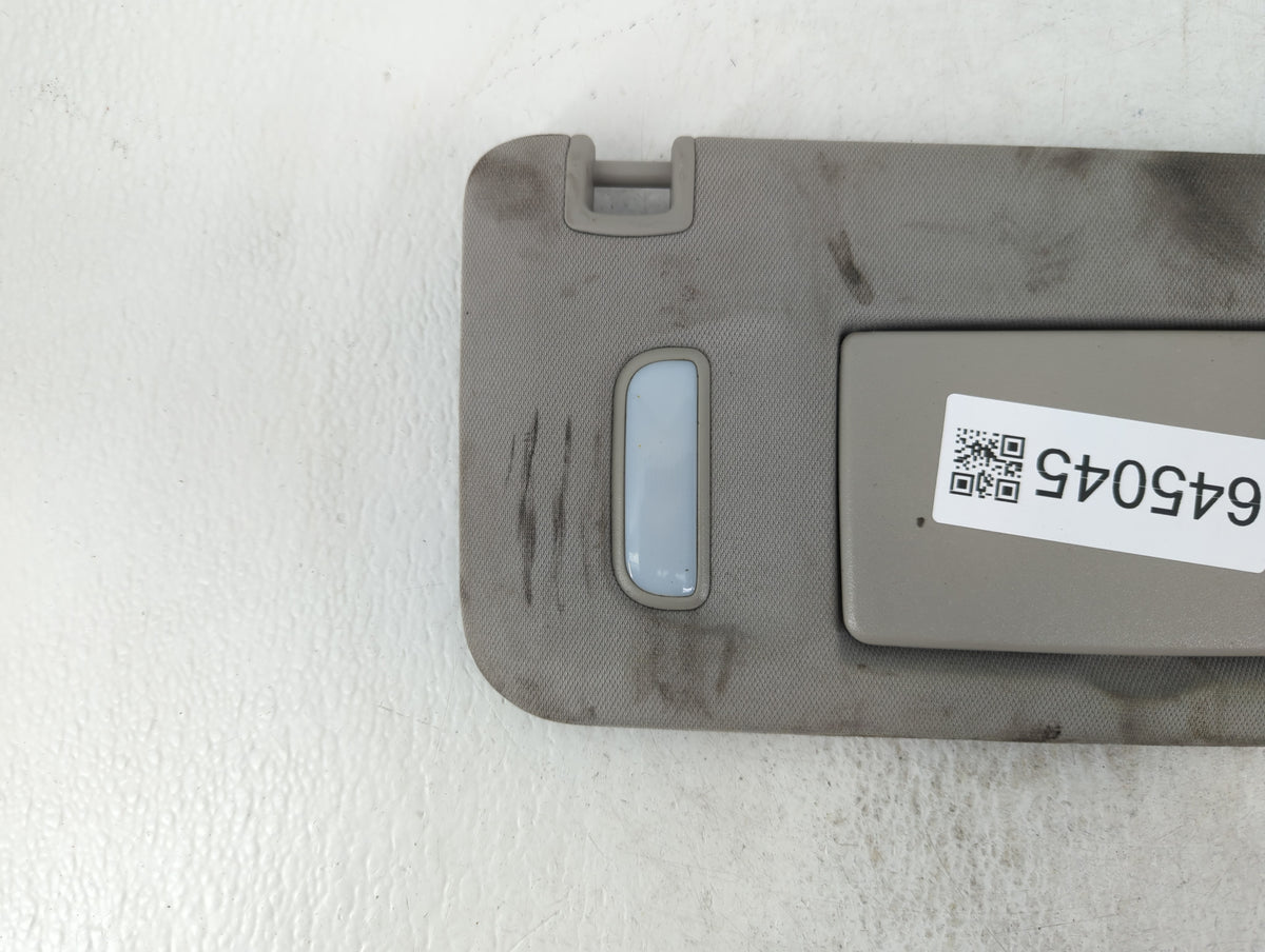 2017 Chevrolet Traverse Sun Visor Shade Replacement Passenger Right Mirror Fits OEM Used Auto Parts - Oemusedautoparts1.com