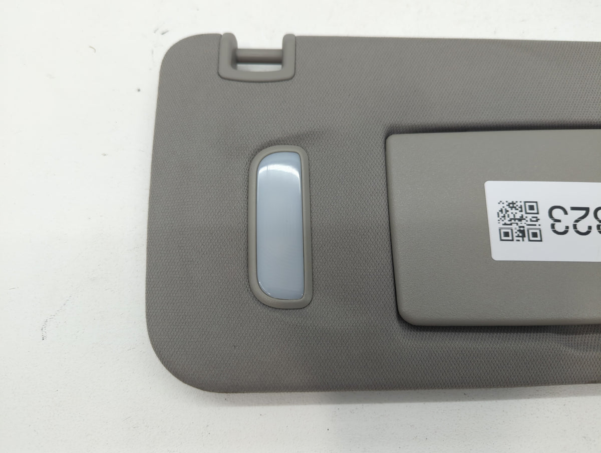 2017 Chevrolet Traverse Sun Visor Shade Replacement Passenger Right Mirror Fits OEM Used Auto Parts - Oemusedautoparts1.com