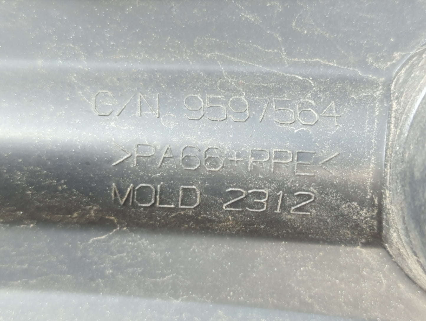 2017-2017 Chevrolet Traverse Driver Front Wheel Hub Oem - Oemusedautoparts1.com