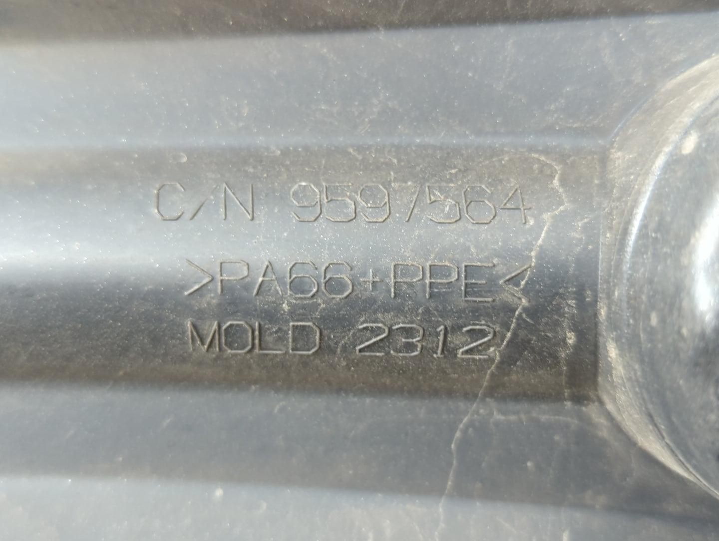 2017-2017 Chevrolet Traverse Driver Front Wheel Hub Oem - Oemusedautoparts1.com