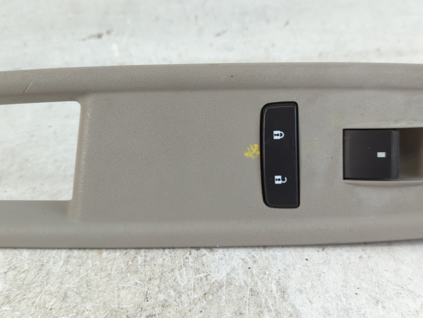 2017 Chevrolet Traverse Passenger Right Rear Power Window Switch - Oemusedautoparts1.com